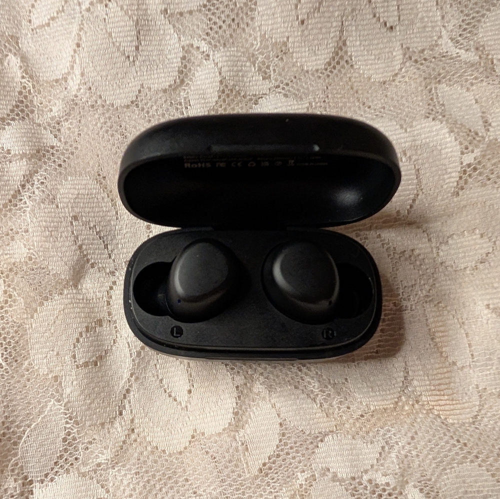 TOZO Black 32 HR A1 Water Resistant  Wireless Stereo Earbuds - Picture 2 of 6